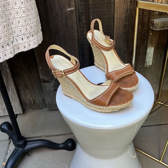 CLUB MONACO,  EMBROIDERED SHIFT DRESS. Size 6 - Picture 8 of 9